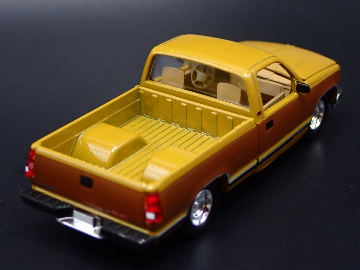 1997 97 GMC SIERRA 1500 PICKUP TRUCK 1/64 SCALE COLLECTIBLE DIECAST MODEL CAR