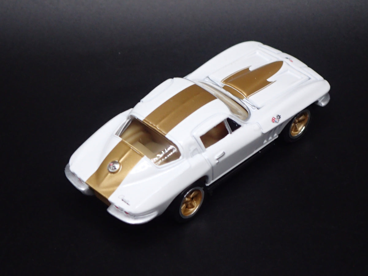 1965 65 CHEVY CHEVROLET CORVETTE WHITE 1:64 SCALE DIORAMA DIECAST MODEL CAR