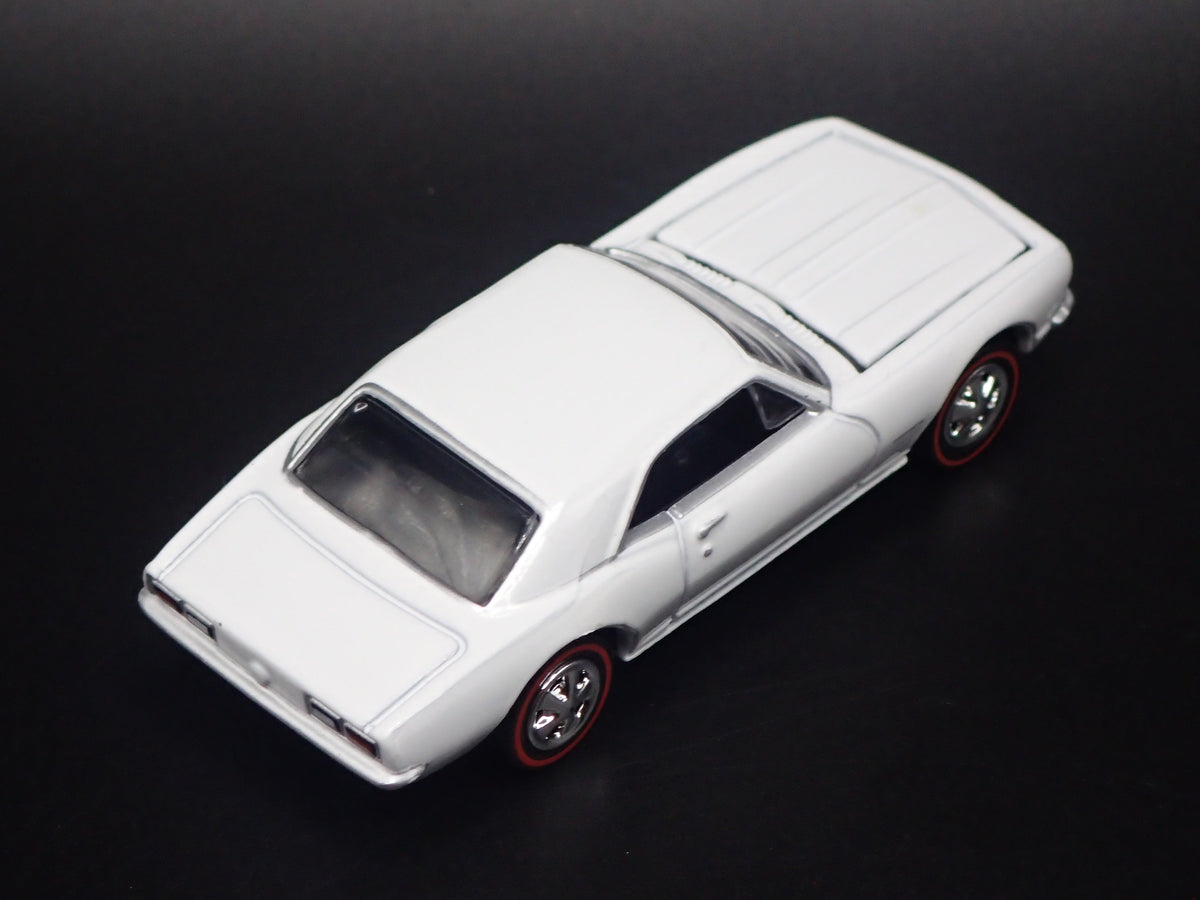 1967 67 CHEVY CHEVROLET CAMARO WHITE 1:64 SCALE DIORAMA DIECAST MODEL CAR
