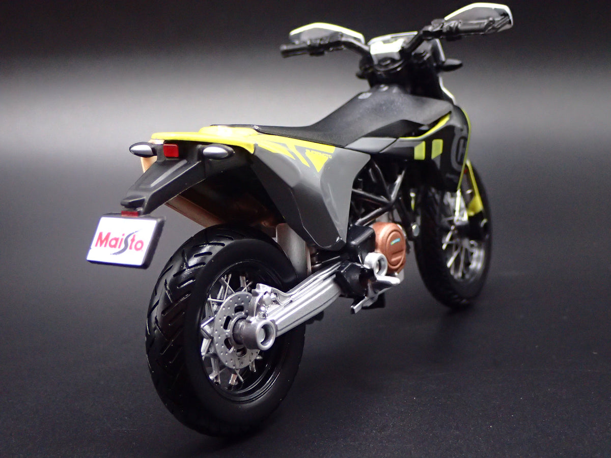 HUSQVARNA 701 SUPERMOTO BIKE MOTORCYCLE GRAY 1/18 SCALE DIECAST MODEL BIKE
