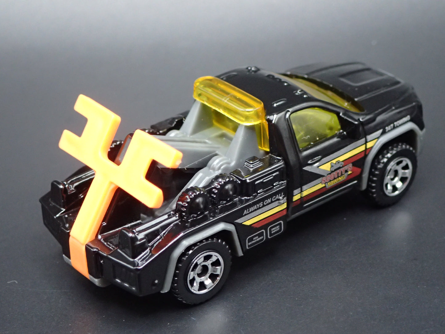 2024 GMC SIERRA 3500 TOW TRUCK WRECKER 1/64 SCALE DIORAMA DIECAST MODEL CAR