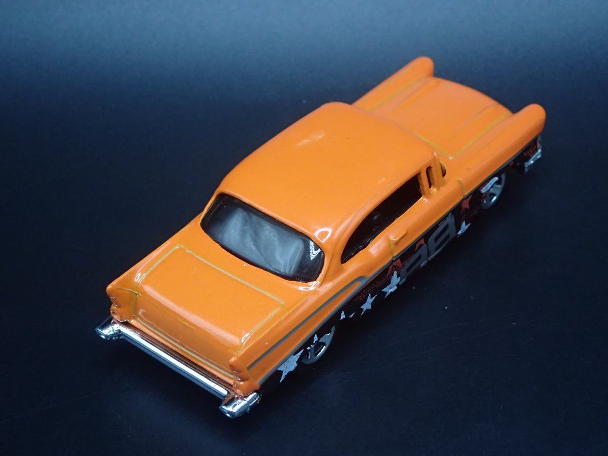 1957 57 CHEVY CHEVROLET BEL AIR 1:64 SCALE COLLECTIBLE DIORAMA DIECAST MODEL CAR