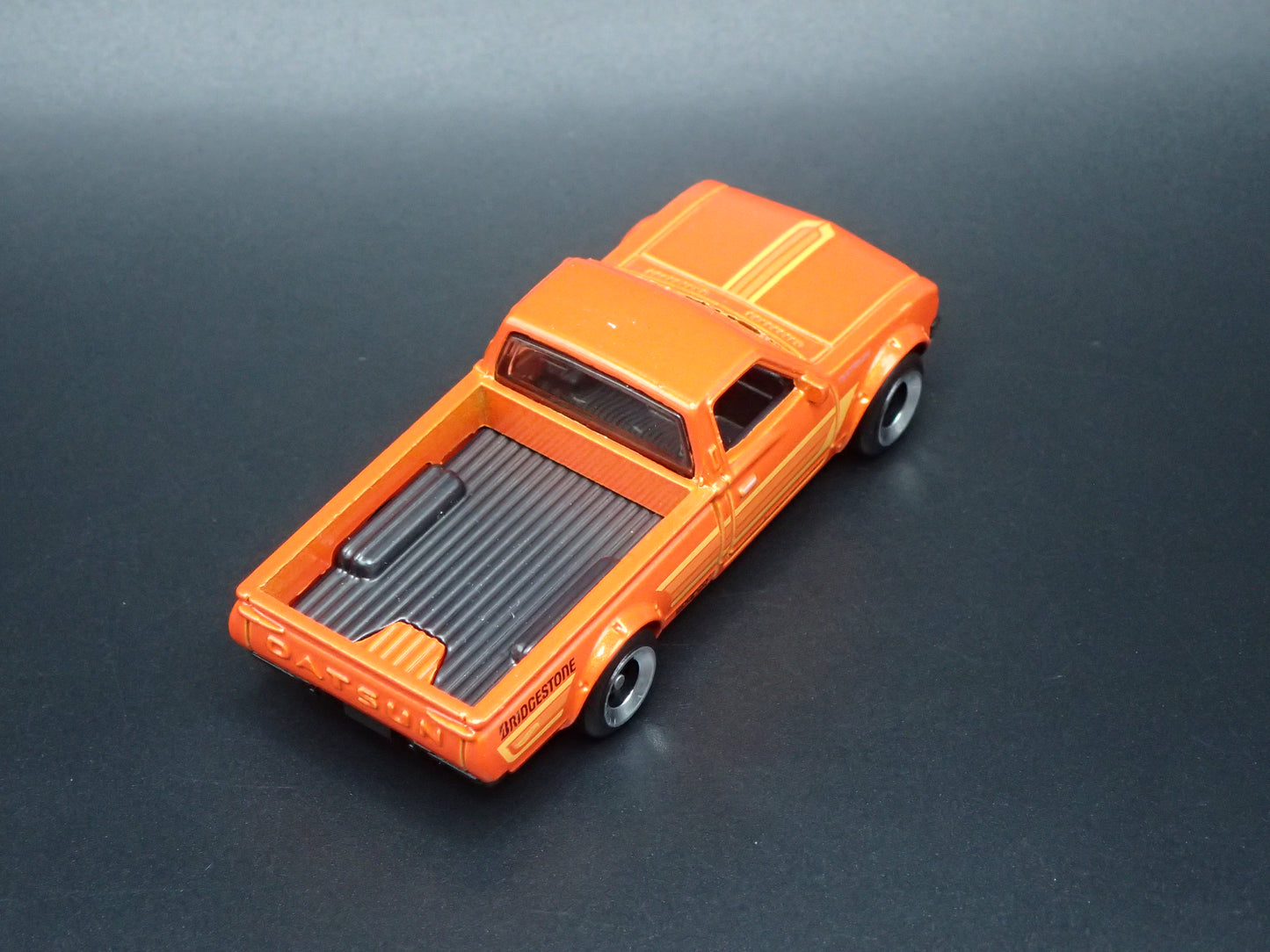 1973-1979 DATSUN 620 PICKUP TRUCK JDM ORANGE 1:64 SCALE DIORAMA DIECAST MODEL CAR