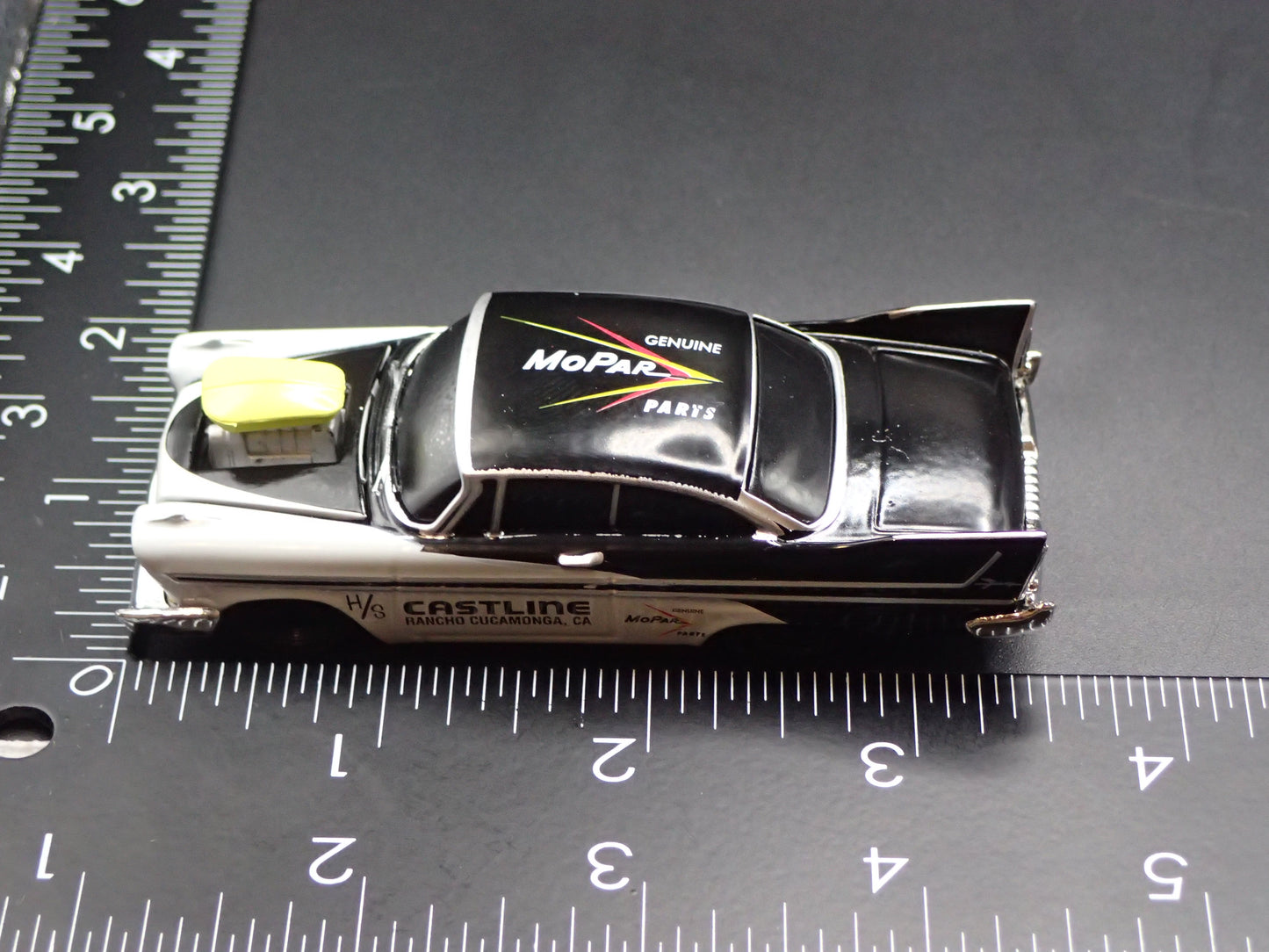 1958 58 PLYMOUTH FURY 1/64 SCALE COLLECTIBLE DIORAMA DIECAST MODEL CAR