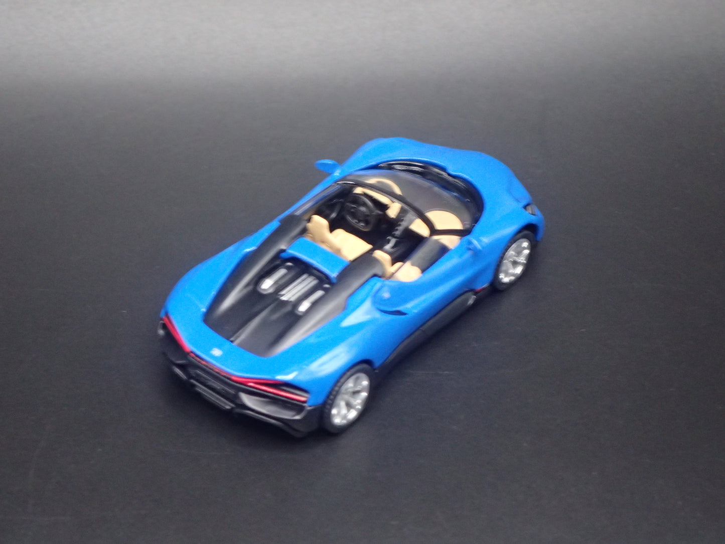2024-2025 BUGATTI W16 MISTRAL 1:64 SCALE COLLECTIBLE DIORAMA DIECAST MODEL CAR