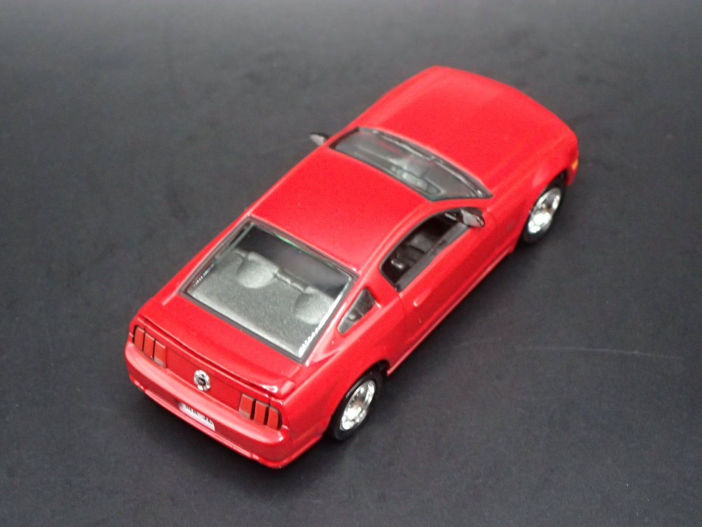 2005-2009 FORD MUSTANG GT RED 1:64 SCALE COLLECTIBLE DIORAMA DIECAST MODEL CAR