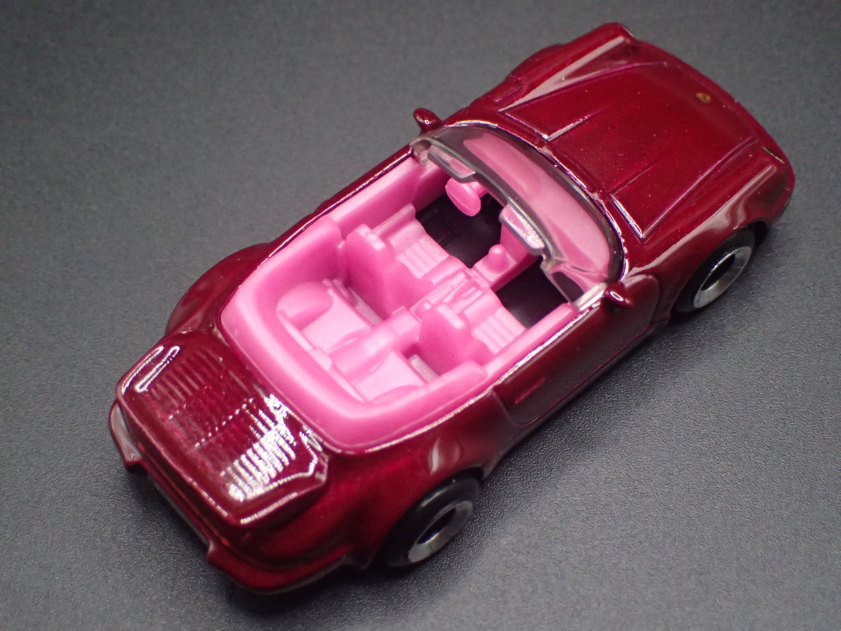 PORSCHE 911 TURBO CABRIOLET WINE 1:64 SCALE DIORAMA DIECAST MODEL CAR