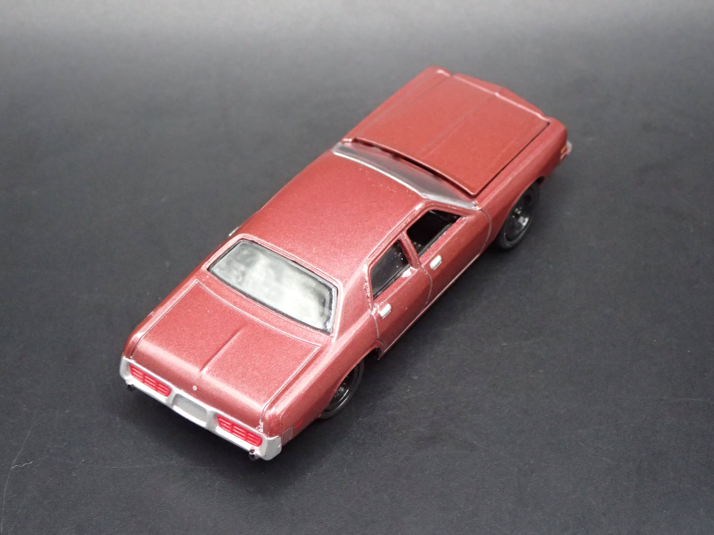 1977 77 DODGE MONACO 4 DOOR BROWN 1/64 SCALE DIORAMA DIECAST MODEL CAR