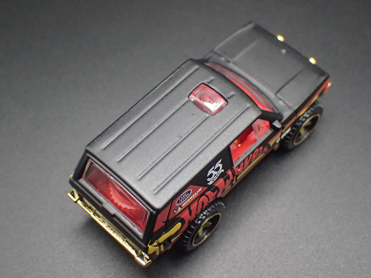 RANGE ROVER CLASSIC BAJA RACE 1/64 SCALE COLLECTIBLE DIORAMA DIECAST MODEL CAR