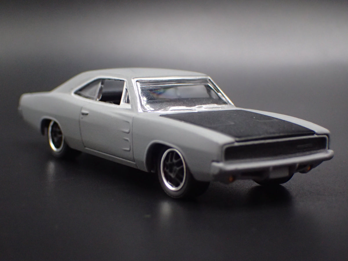 1970 70 DODGE CHARGER GRAY 1:64 SCALE COLLECTIBLE DIORAMA DIECAST MODEL CAR