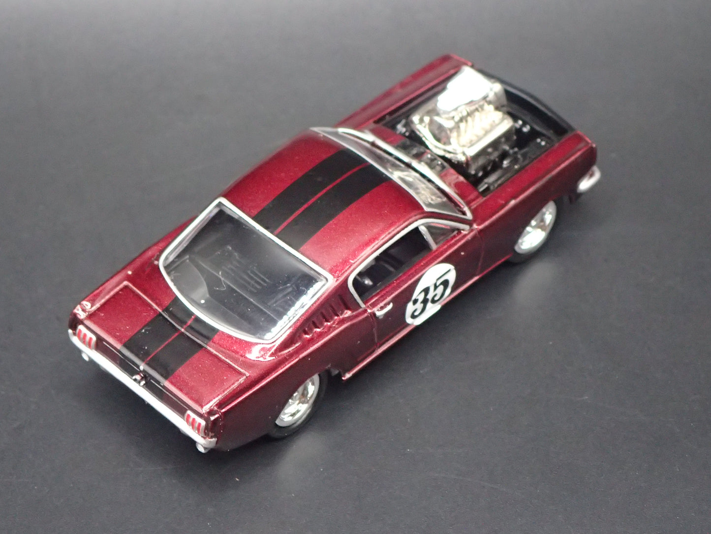 1965 65 FORD MUSTANG FASTBACK 1:64 SCALE COLLECTIBLE DIORAMA DIECAST MODEL CAR