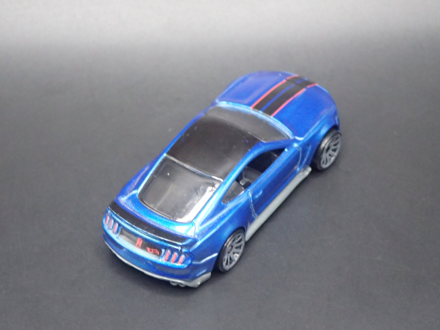 2015-2023 FORD MUSTANG SHELBY GT350R BLUE 1/64 SCALE DIORAMA DIECAST MODEL CAR