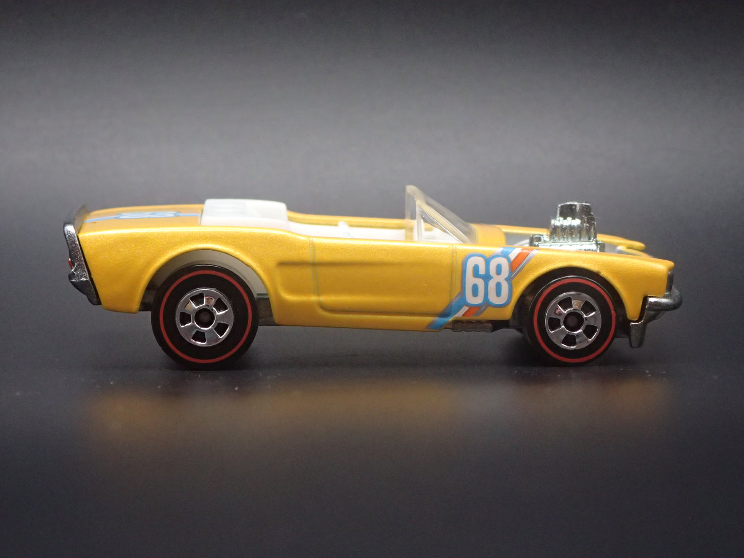 1968 68 FORD MUSTANG CUSTOM CONVERTIBLE YELLOW 1:64 SCALE DIECAST MODEL CAR