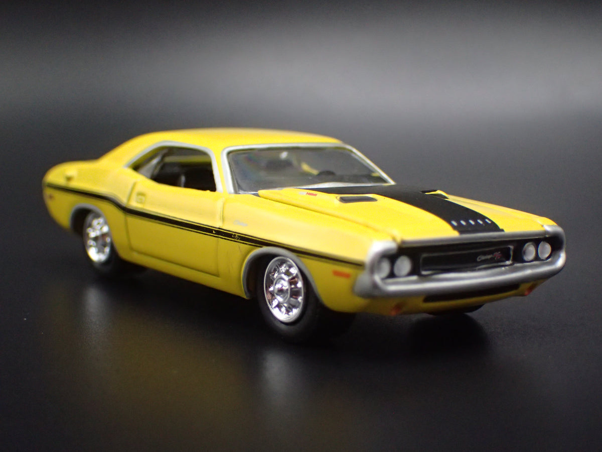 1970 70 DODGE CHALLENGER YELLOW 1:64 SCALE COLLECTIBLE DIECAST MODEL CAR