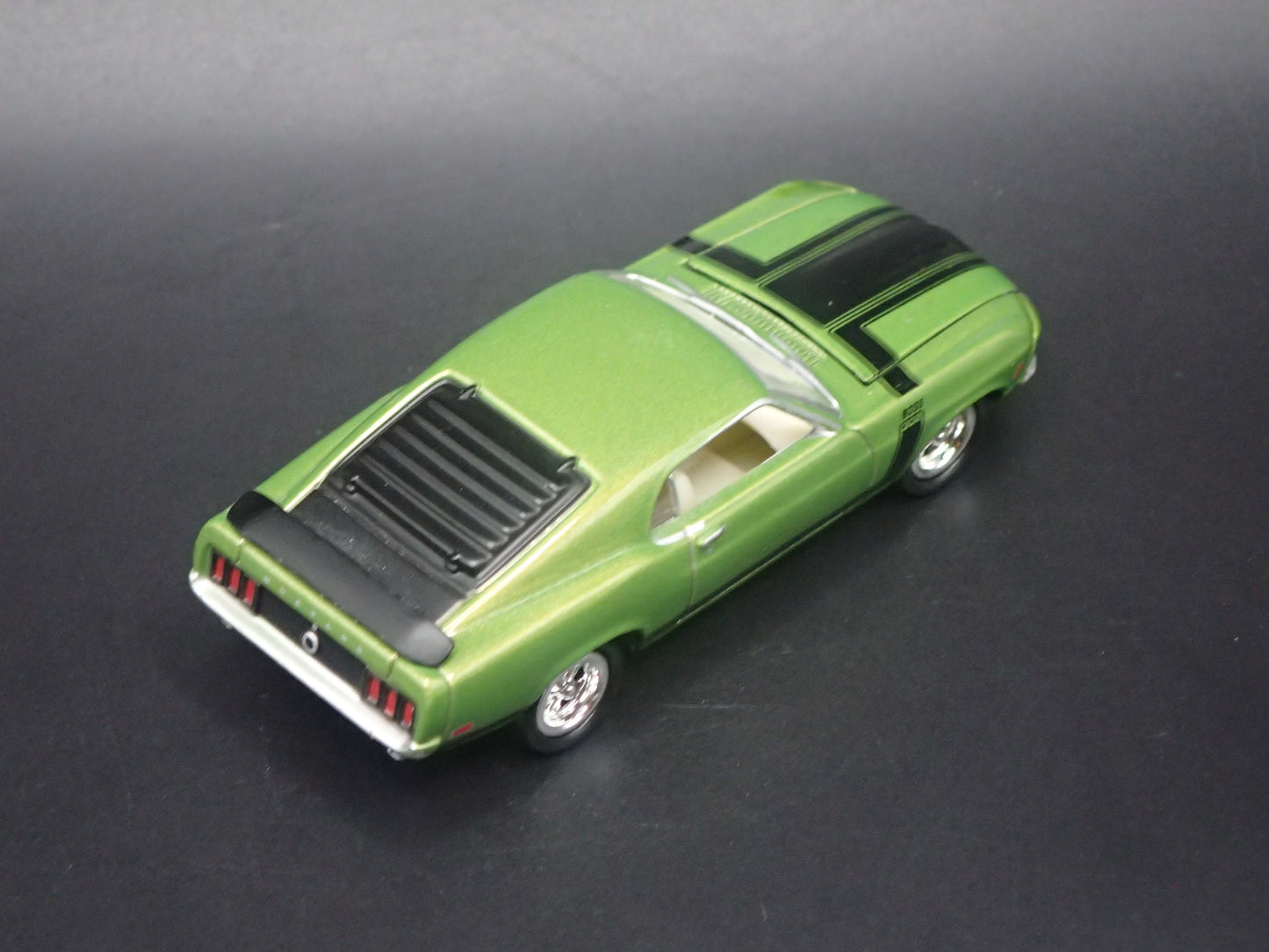 1970 70 FORD MUSTANG BOSS 302 GREEN 1:64 SCALE COLLECTIBLE DIECAST MODEL CAR