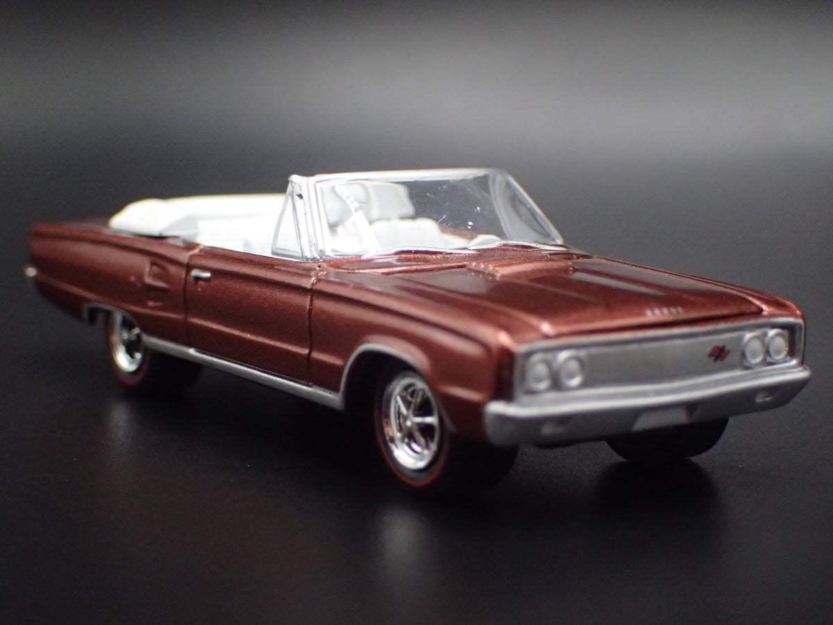 1967 67 DODGE CORONET R/T HEMI CONVERTIBLE BRONZE 1/64 SCALE DIECAST MODEL CAR