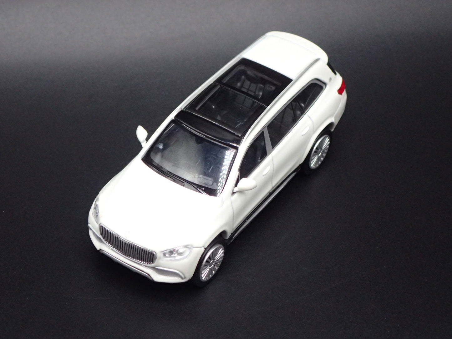 2020-2025 MERCEDES MAYBACH GLS 600 SUV WHITE 1:64 SCALE DIORAMA DIECAST MODEL CAR