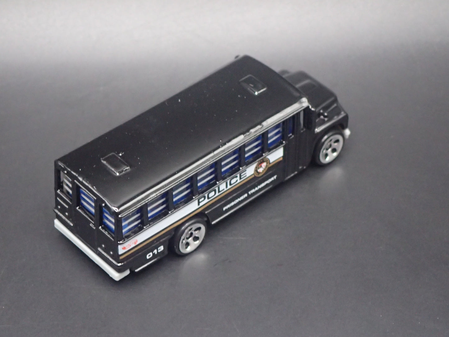 VINTAGE POLICE TRANSPORT BUS 1:64 HW SCALE DIORAMA DIECAST MODEL CAR