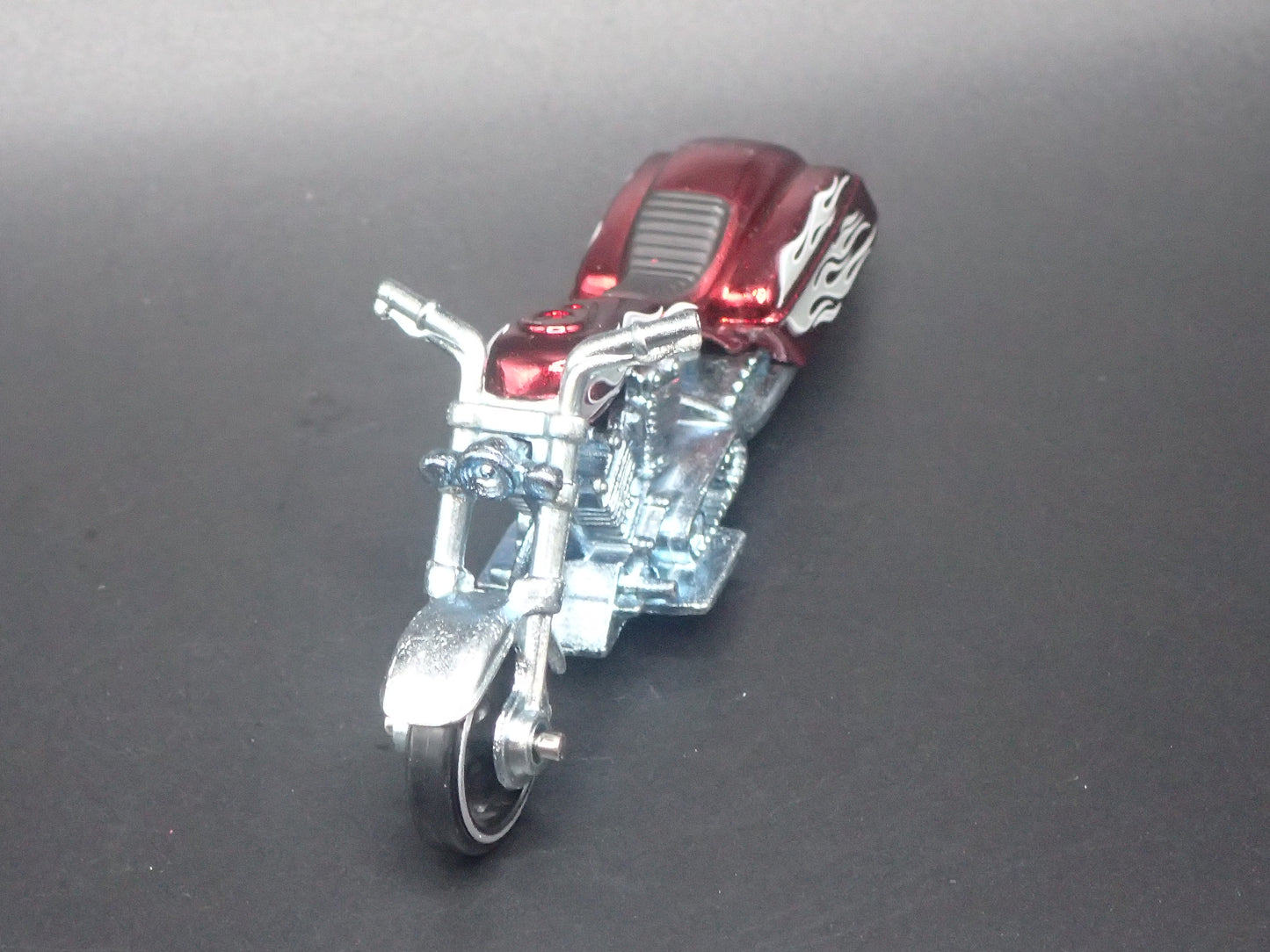BAD BAGGER MOTORCYCLE RED HOT WHEELS 1:64 HW SCALE DIORAMA DIECAST MODEL CAR