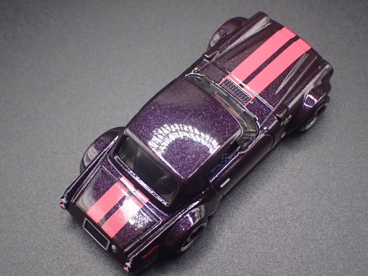 1967-1970 DATSUN FAIRLADY 2000 BLACK 1:64 SCALE DIORAMA DIECAST MODEL CAR