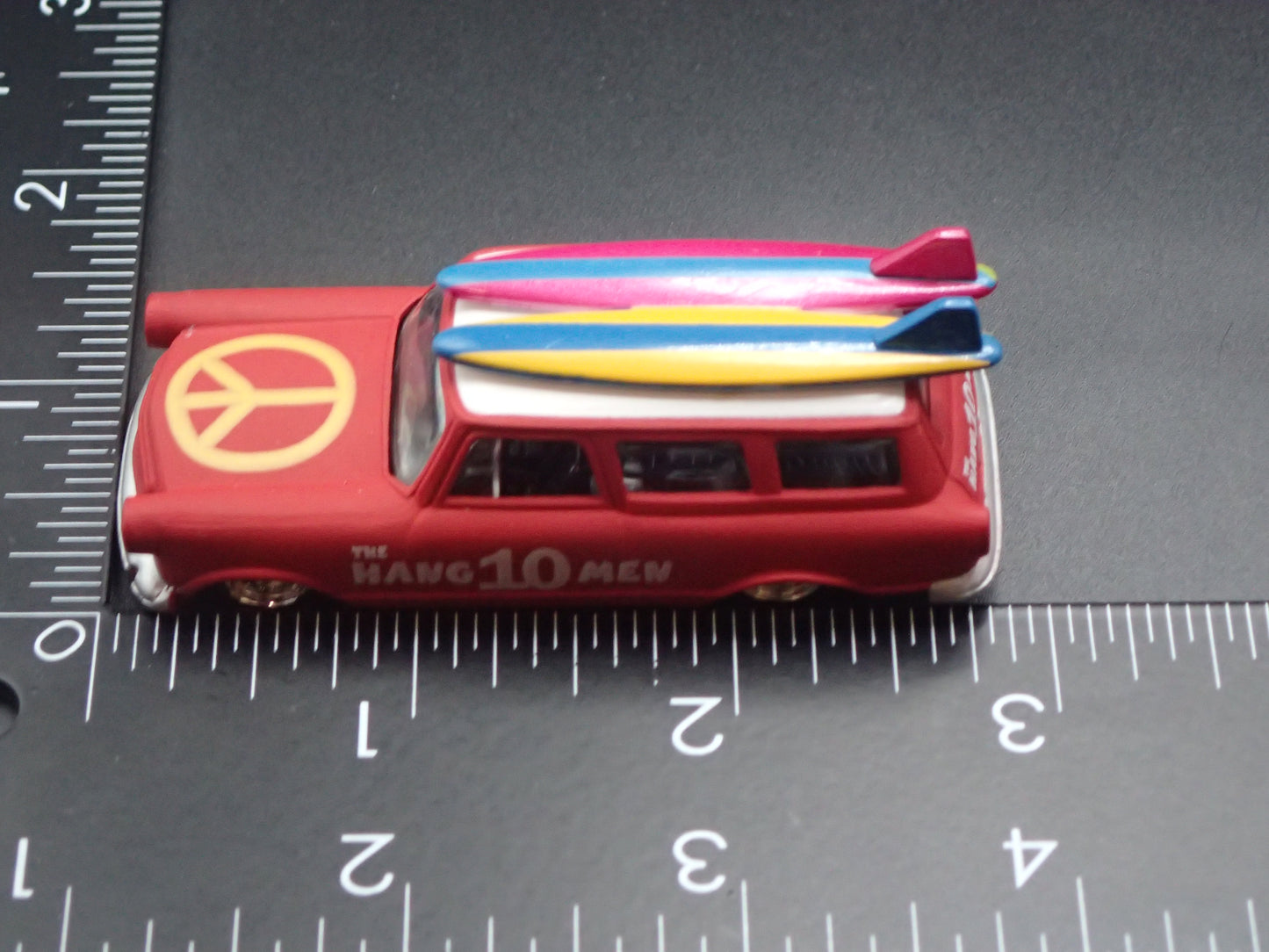 1959 59 AMC RAMBLER WAGON SURFING 1/64 SCALE COLLECTIBLE DIORAMA DIECAST MODEL CAR