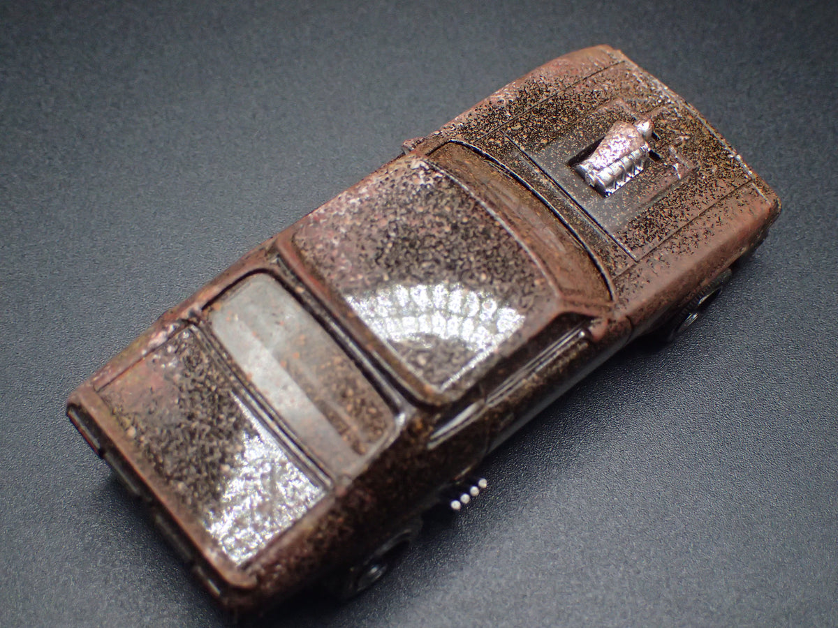 1973 73 FORD FALCON XB MAD MAX CUSTOM BARN FIND MUD 1:64 SCALE DIECAST MODEL CAR