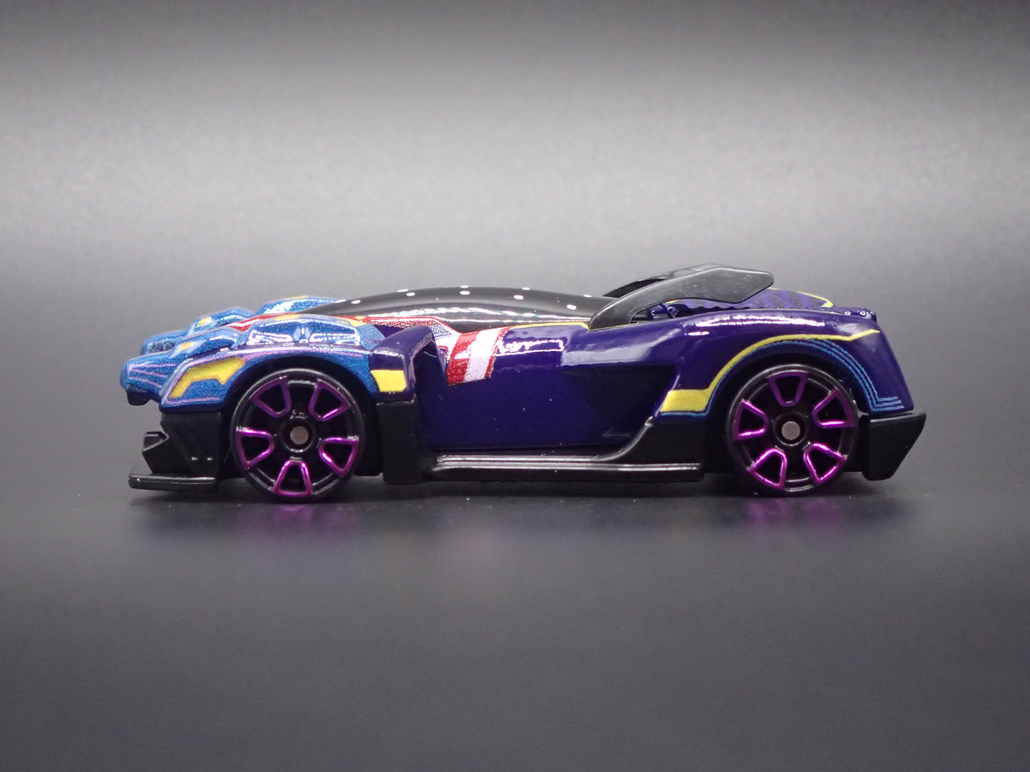 SHURI BLACK PANTHER MARVEL CHARACTER CARS 1/64 SCALE DIORAMA DIECAST MODEL CAR
