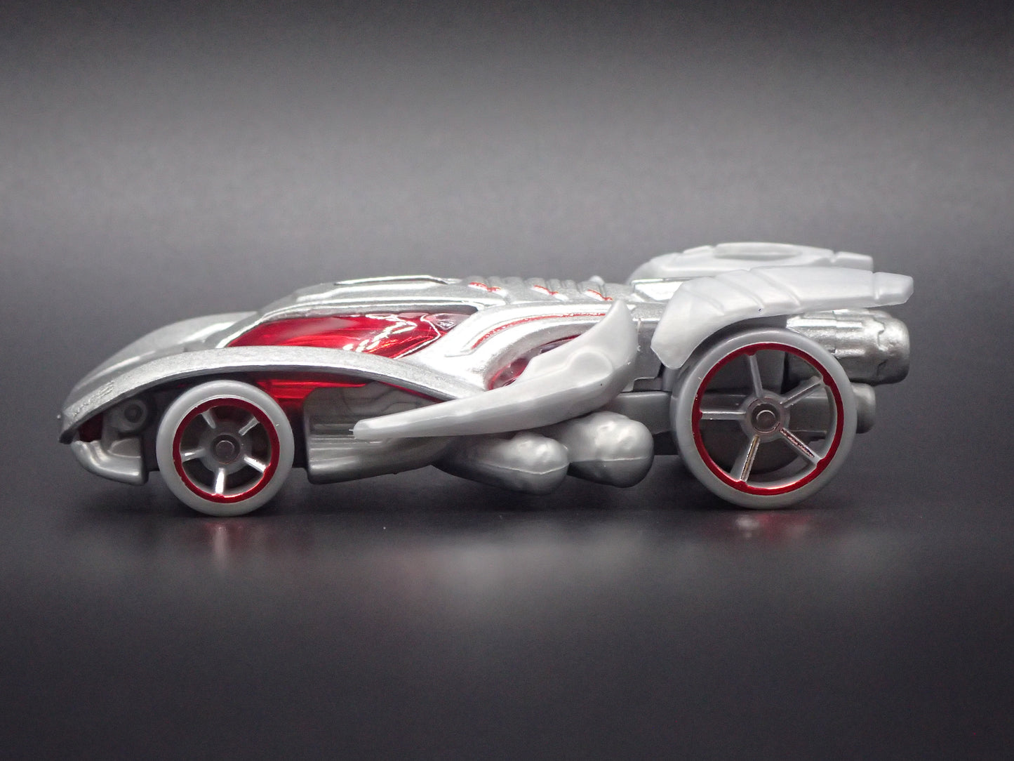 ULTRON MARVEL CHARACTER CARS 1/64 SCALE DIORAMA DIECAST MODEL CAR