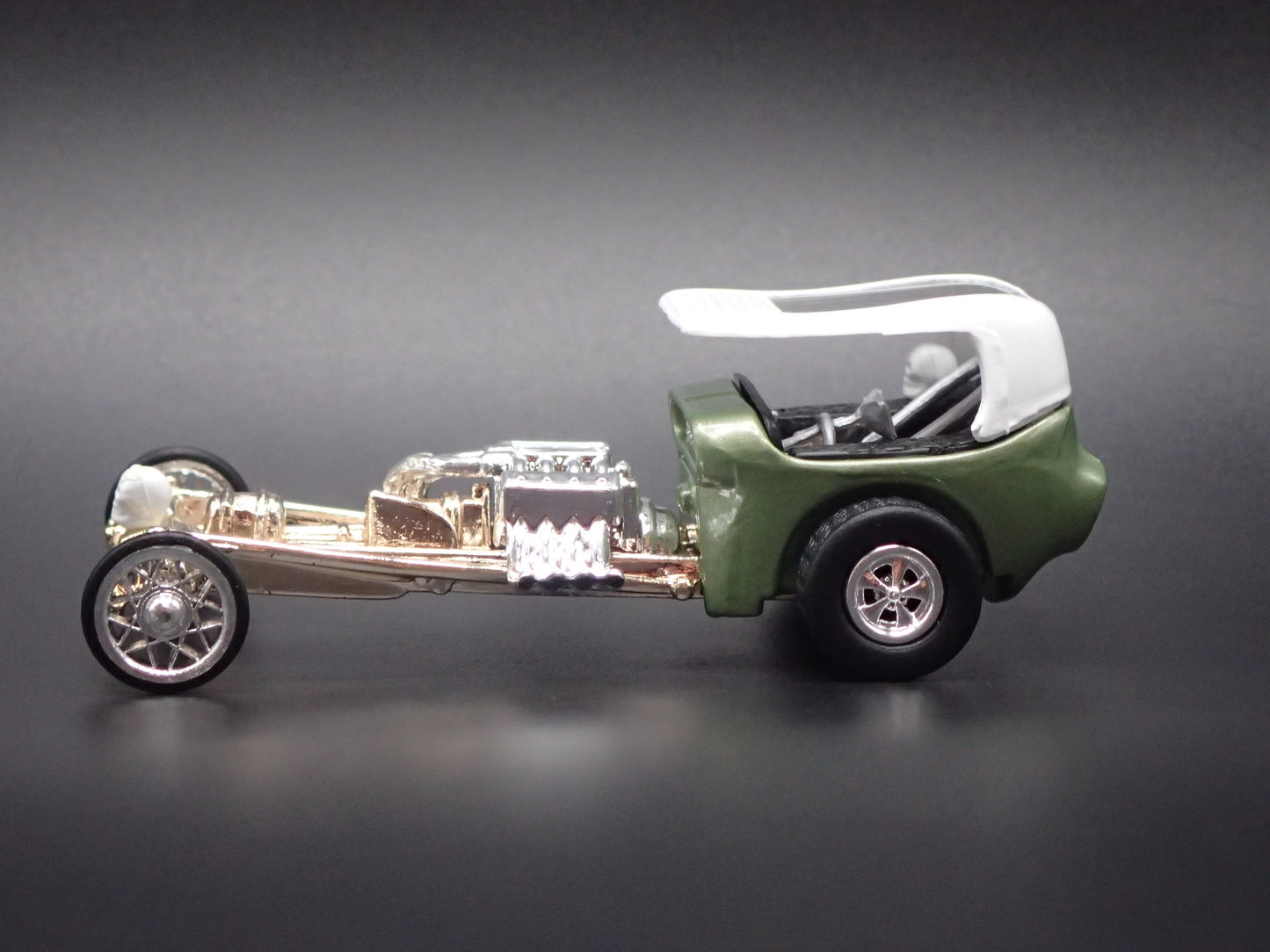 CARL CASPERS UNDERTAKER HOT ROD DRAGSTER 1:64 SCALE DIORAMA DIECAST MODEL CAR