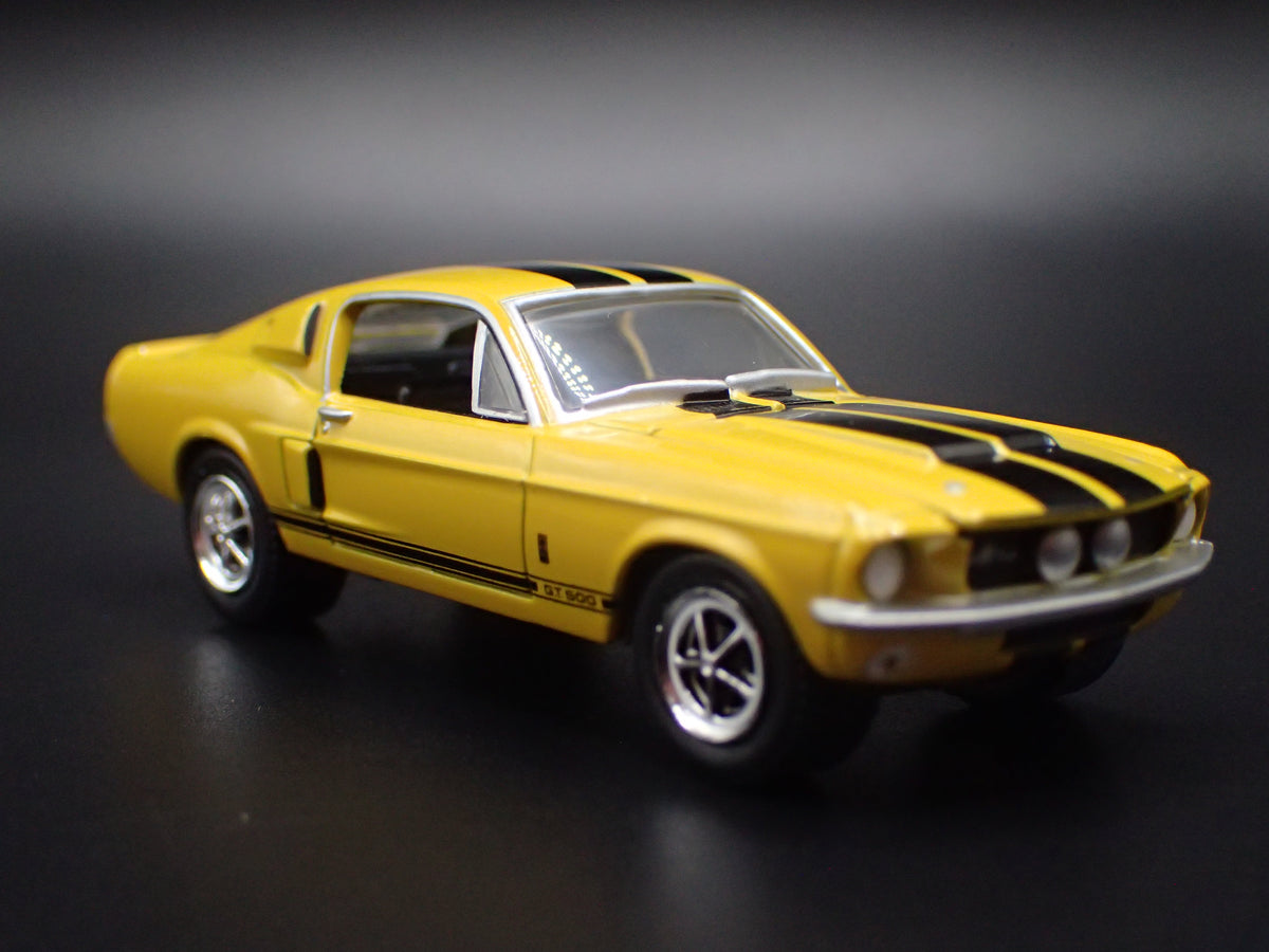 1967 67 FORD MUSTANG SHELBY GT500 FASTBACK 1:64 SCALE DIORAMA DIECAST MODEL CAR