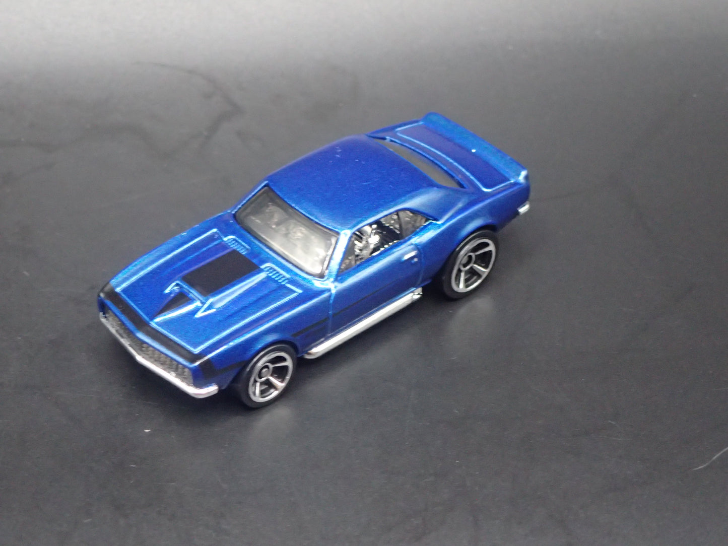 1967 67 CHEVY CHEVROLET CAMARO BLUE 1:64 SCALE COLLECTIBLE DIORAMA DIECAST MODEL CAR