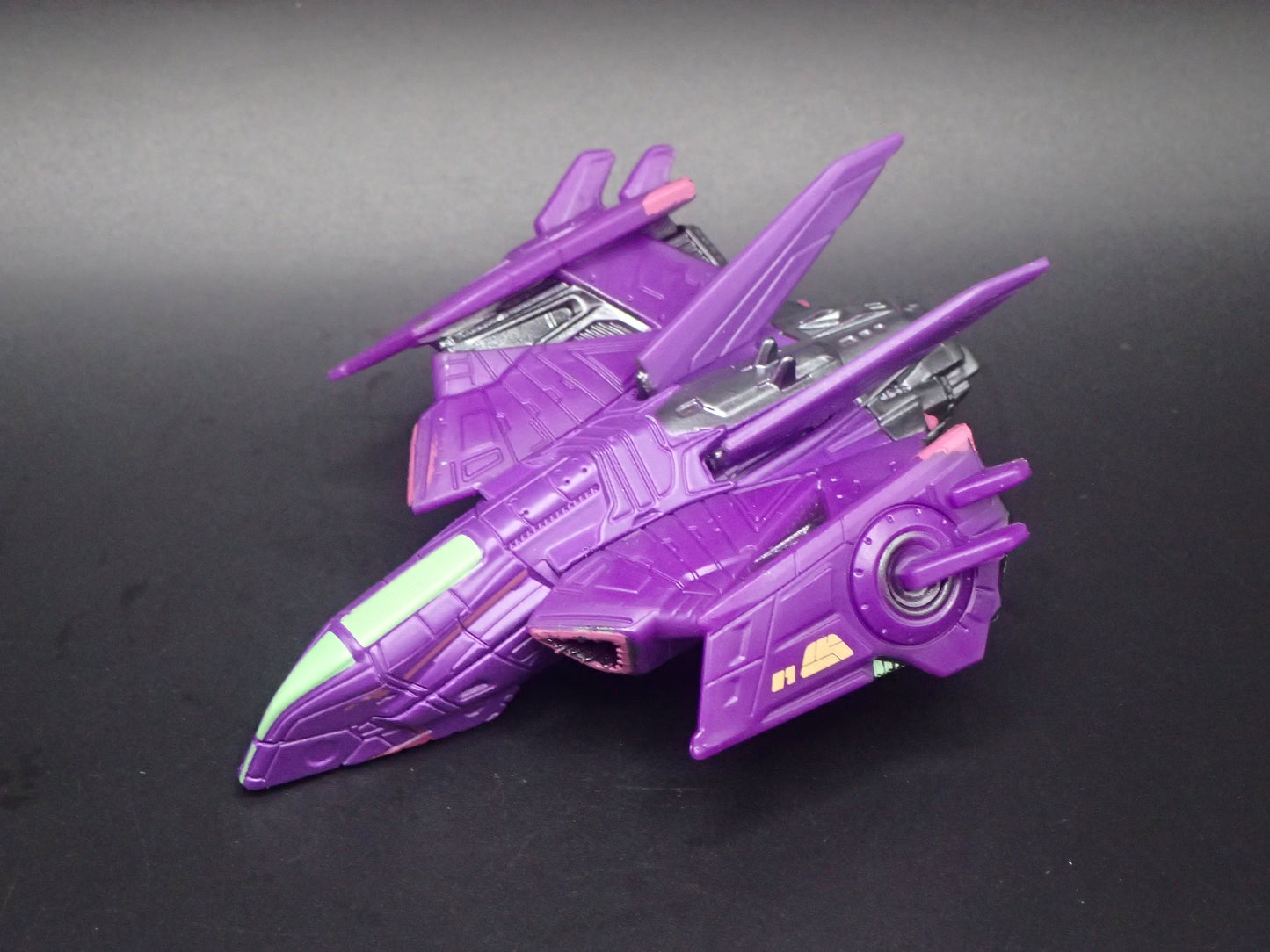 DISNEY PIXAR LIGHTYEAR ZURG FIGHTER SPACESHIP 1/64 SCALE DIORAMA DIECAST MODEL CAR