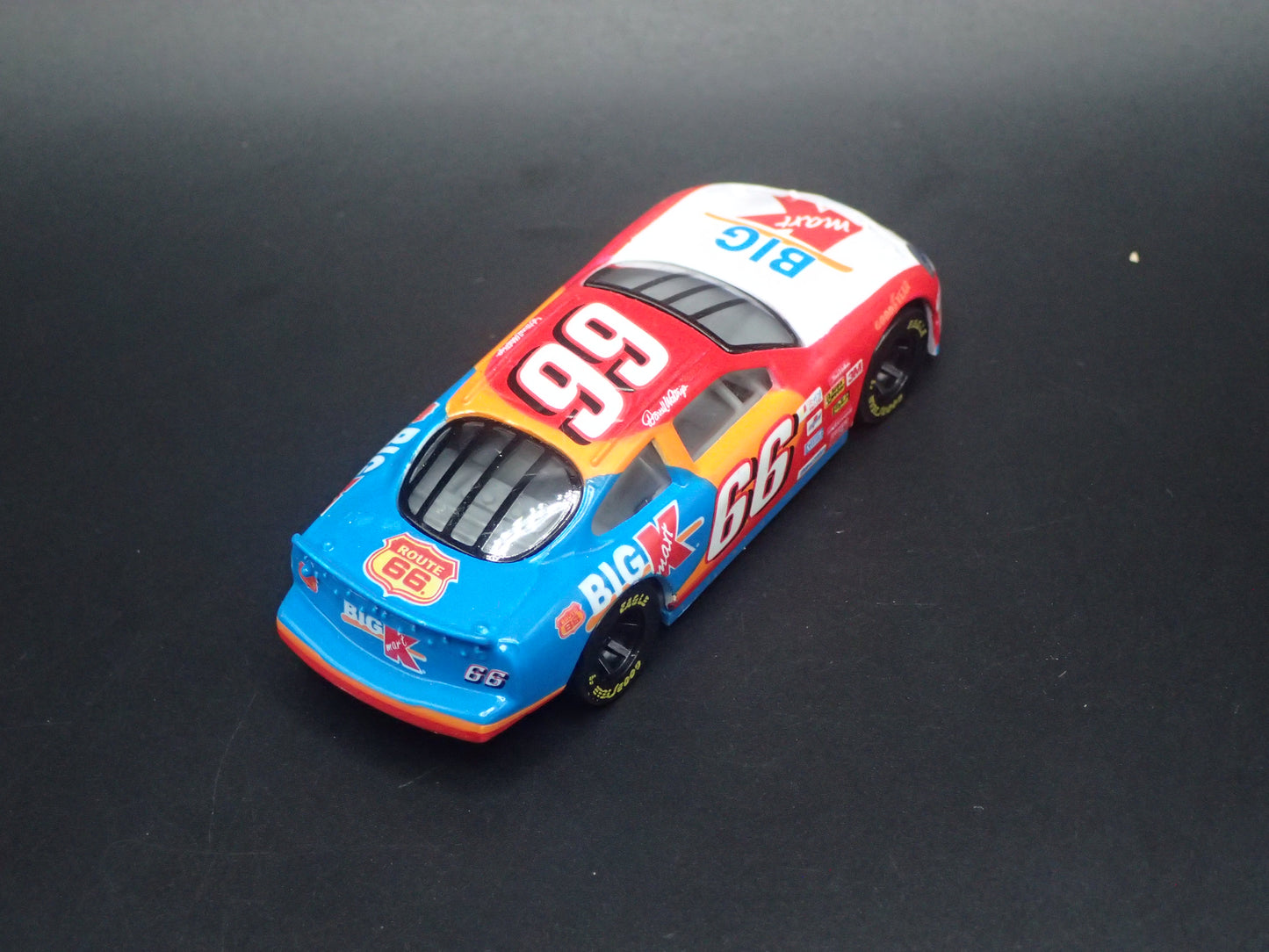 1999 99 FORD TAURUS 66 DARRELL WALTRIP NASCAR 1/64 SCALE DIECAST MODEL CAR