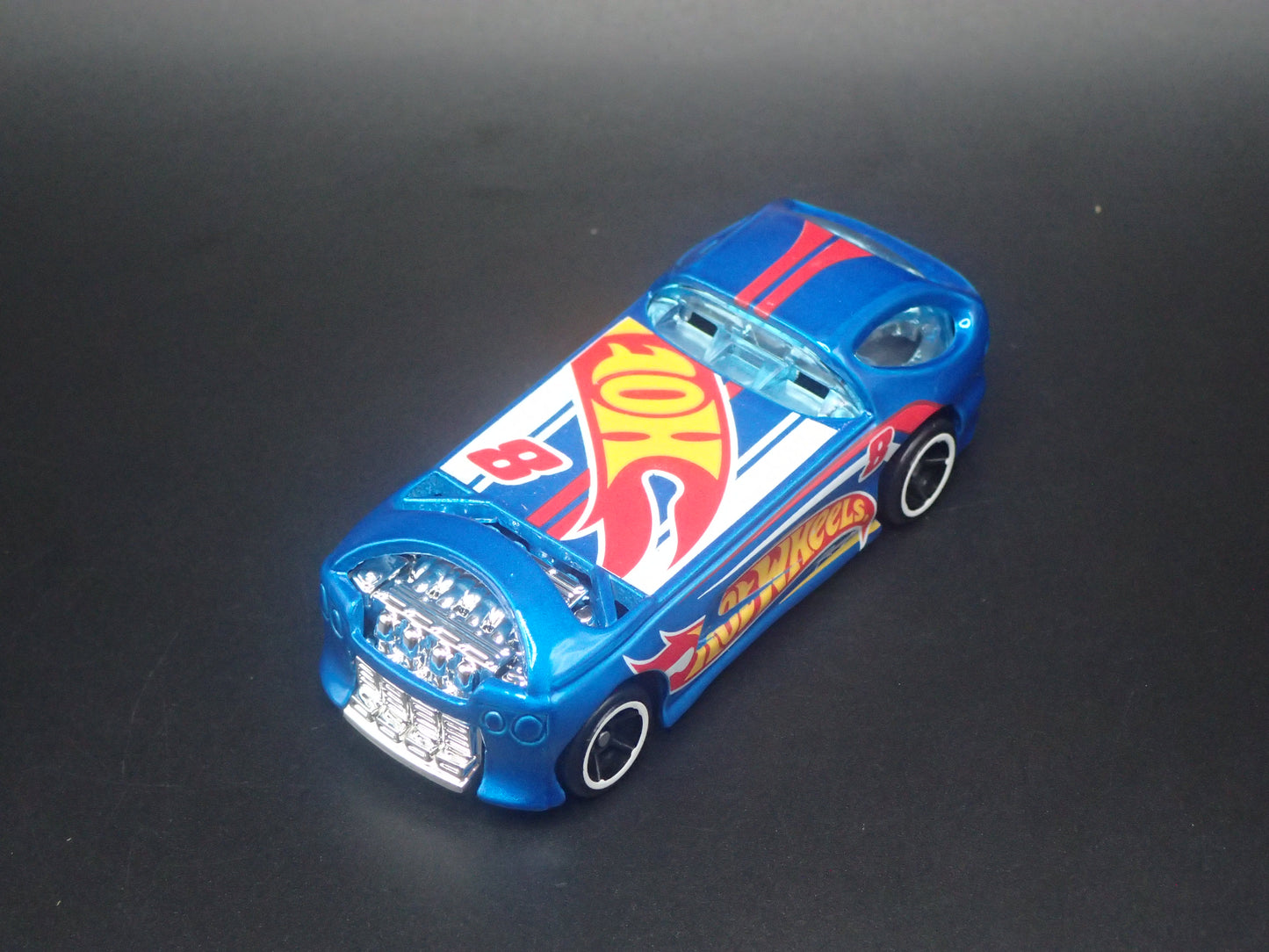 DEORA II 2 CUSTOM PICKUP TRUCK 1/64 SCALE COLLECTIBLE DIORAMA DIECAST MODEL CAR