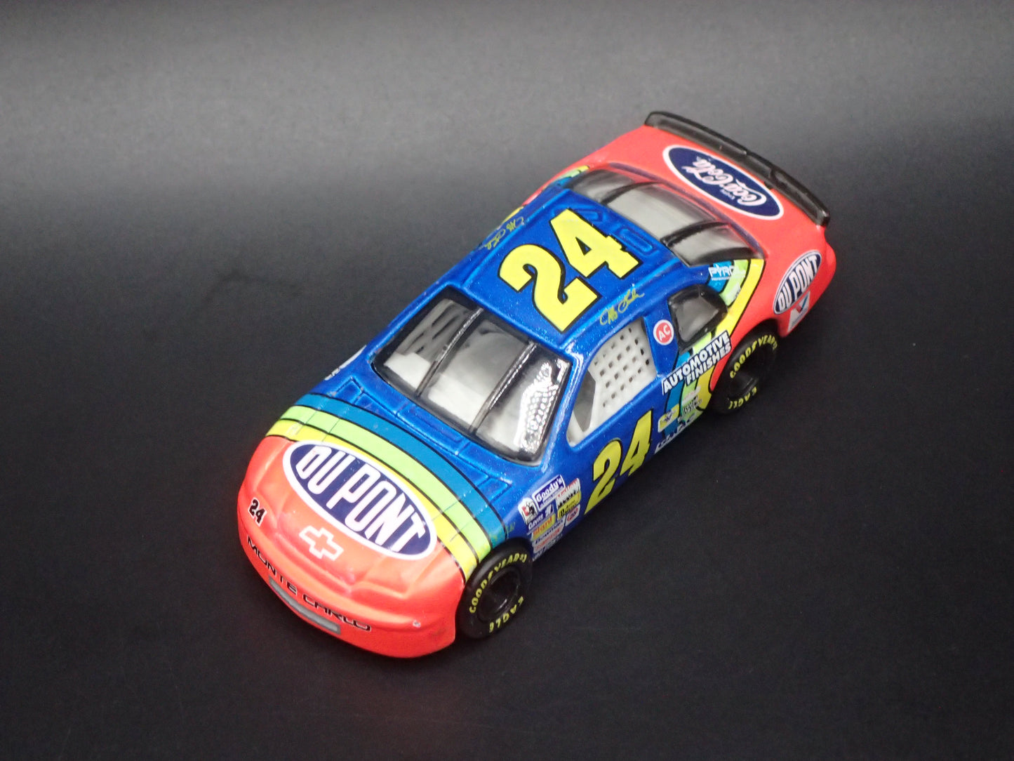 1995 CHEVY CHEVROLET MONTE CARLO JEFF GORDON NASCAR 1:64 SCALE DIECAST MODEL CAR