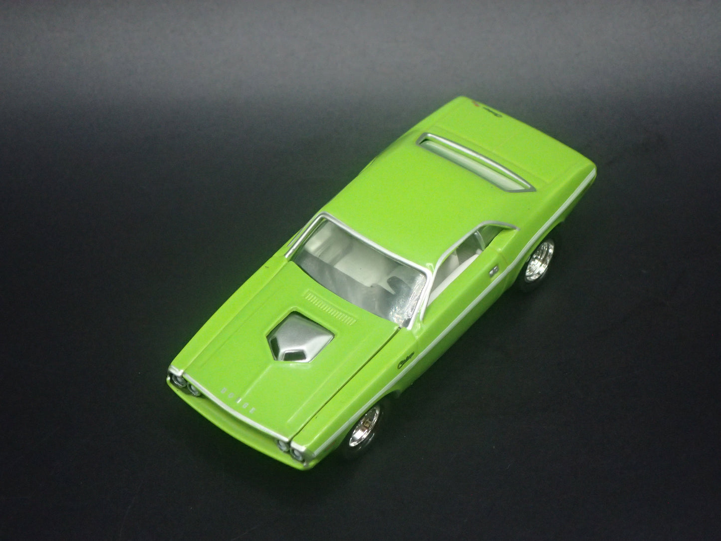 1970 70 DODGE CHALLENGER GREEN 1/64 SCALE DIORAMA DIECAST MODEL CAR