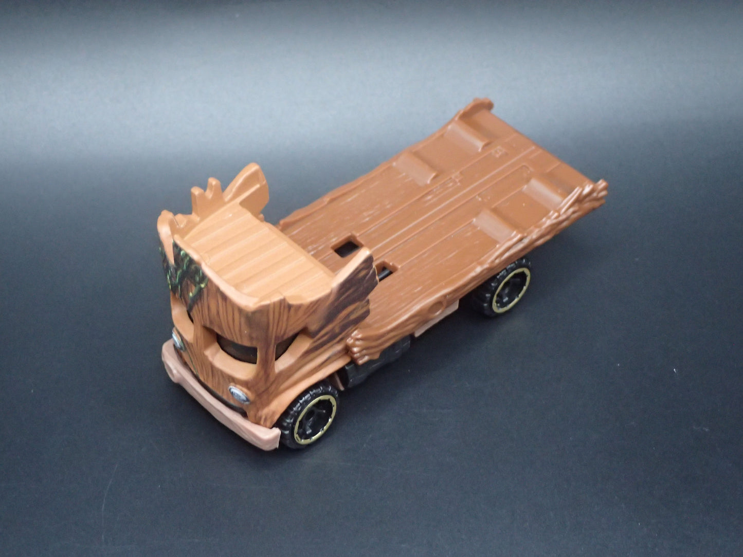 GROOT MARVEL CHARACTER CARS 1/64 SCALE DIORAMA DIECAST MODEL CAR