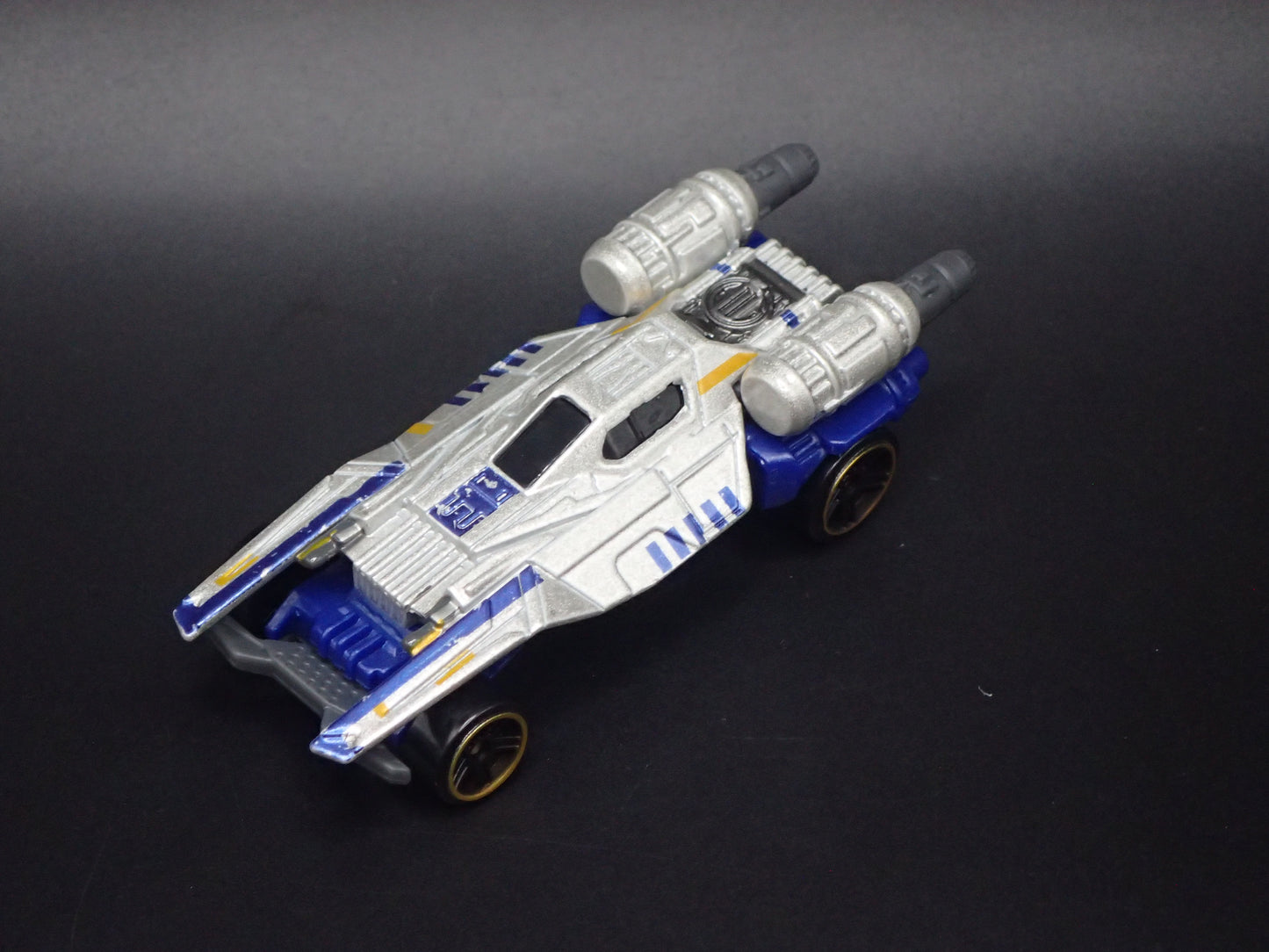 DPV32 U-WING STAR WARS 1/64 SCALE COLLECTIBLE DIORAMA DIECAST MODEL CAR