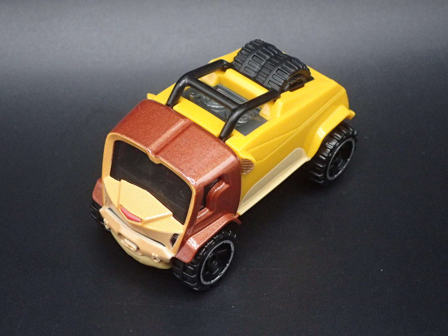 SIMBA DISNEY CHARACTER CARS 1:64 SCALE DIORAMA DIECAST MODEL CAR