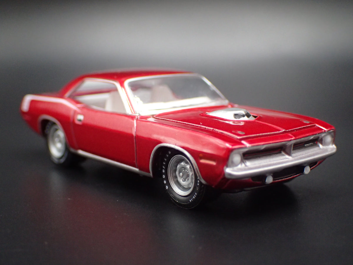 1970 70 PLYMOUTH HEMI CUDA RED 1:64 SCALE COLLECTIBLE DIORAMA DIECAST MODEL CAR
