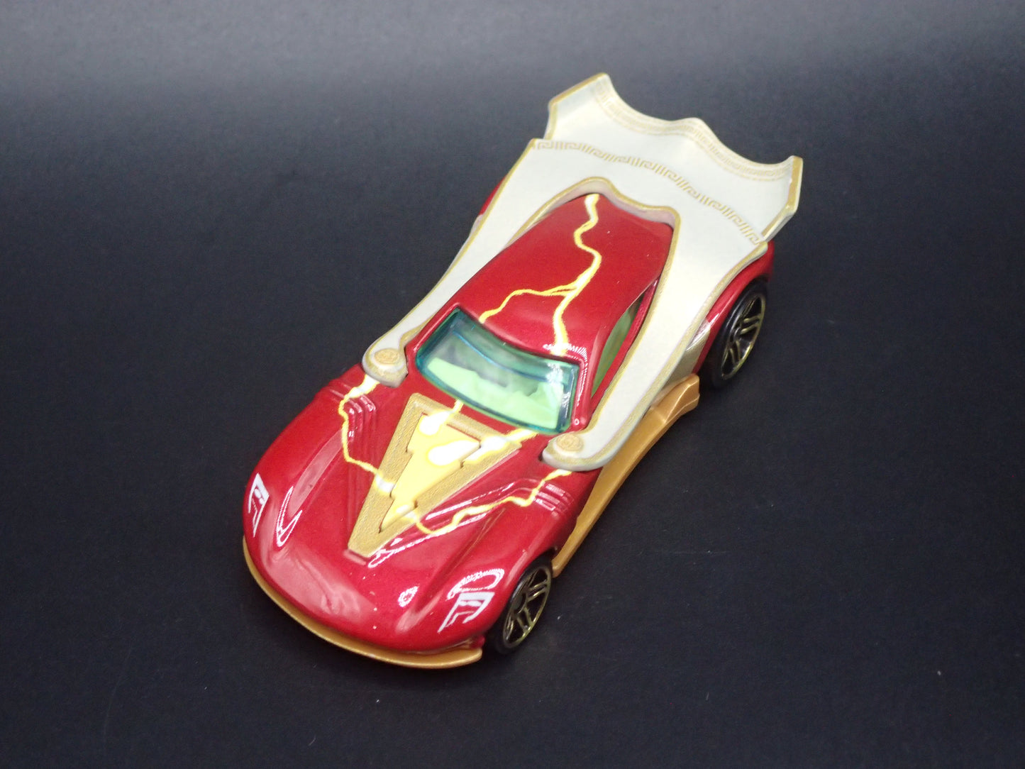 SHAZAM DC COMICS CHARACTER CARS 1:64 SCALE DIORAMA DIECAST MODEL CAR