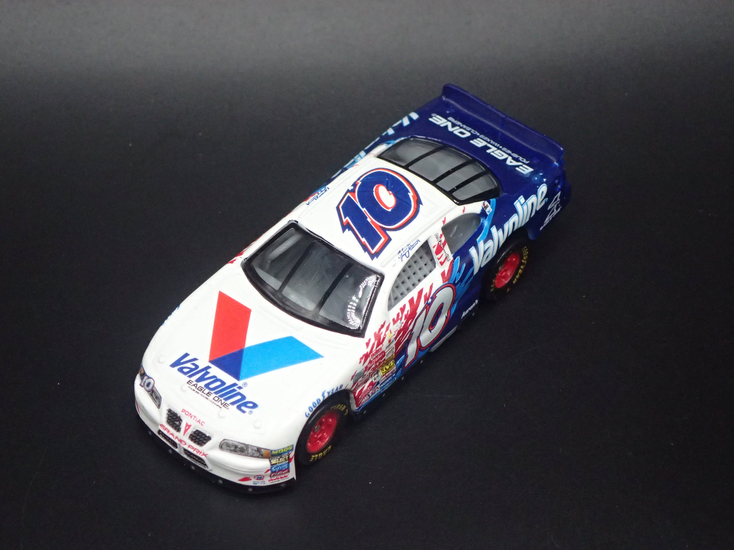 2001 PONTIAC GRAND PRIX 10 JOHNNY BENSON NASCAR 1:64 SCALE DIECAST MODEL CAR