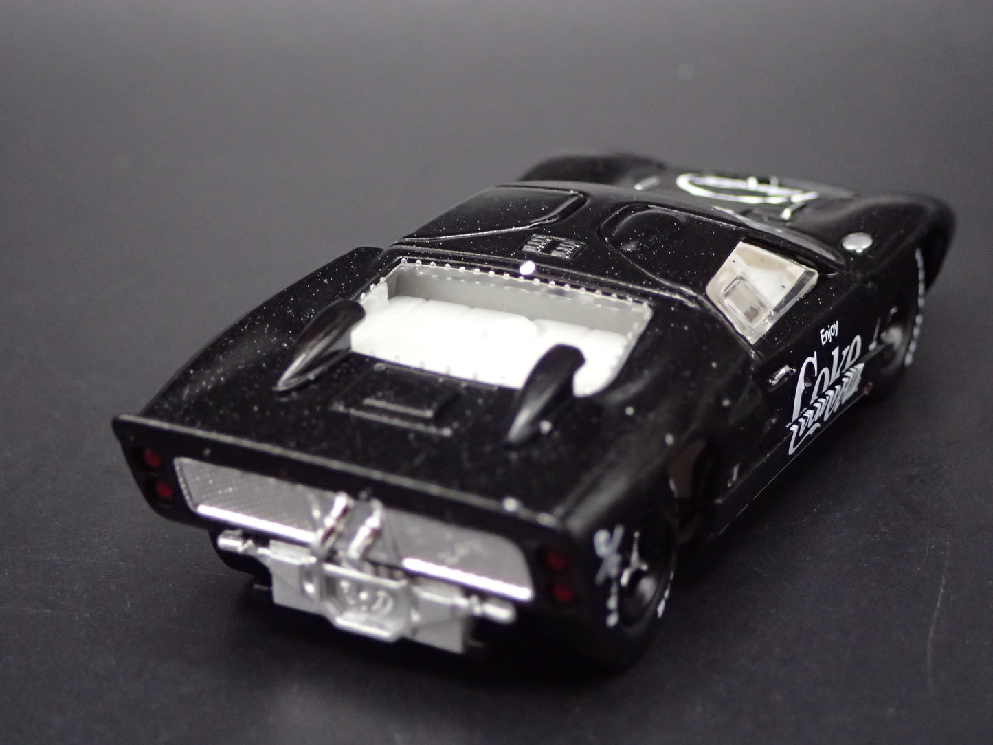 1966 66 FORD GT40 MK II RACE CAR COCA COLA 1:64 SCALE DIORAMA DIECAST MODEL CAR