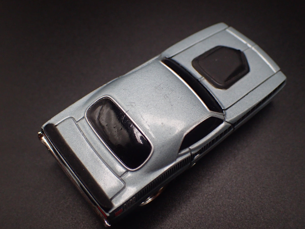 1970 70 PLYMOUTH AAR CUDA SILVER 1:64 SCALE DIORAMA DIECAST MODEL CAR