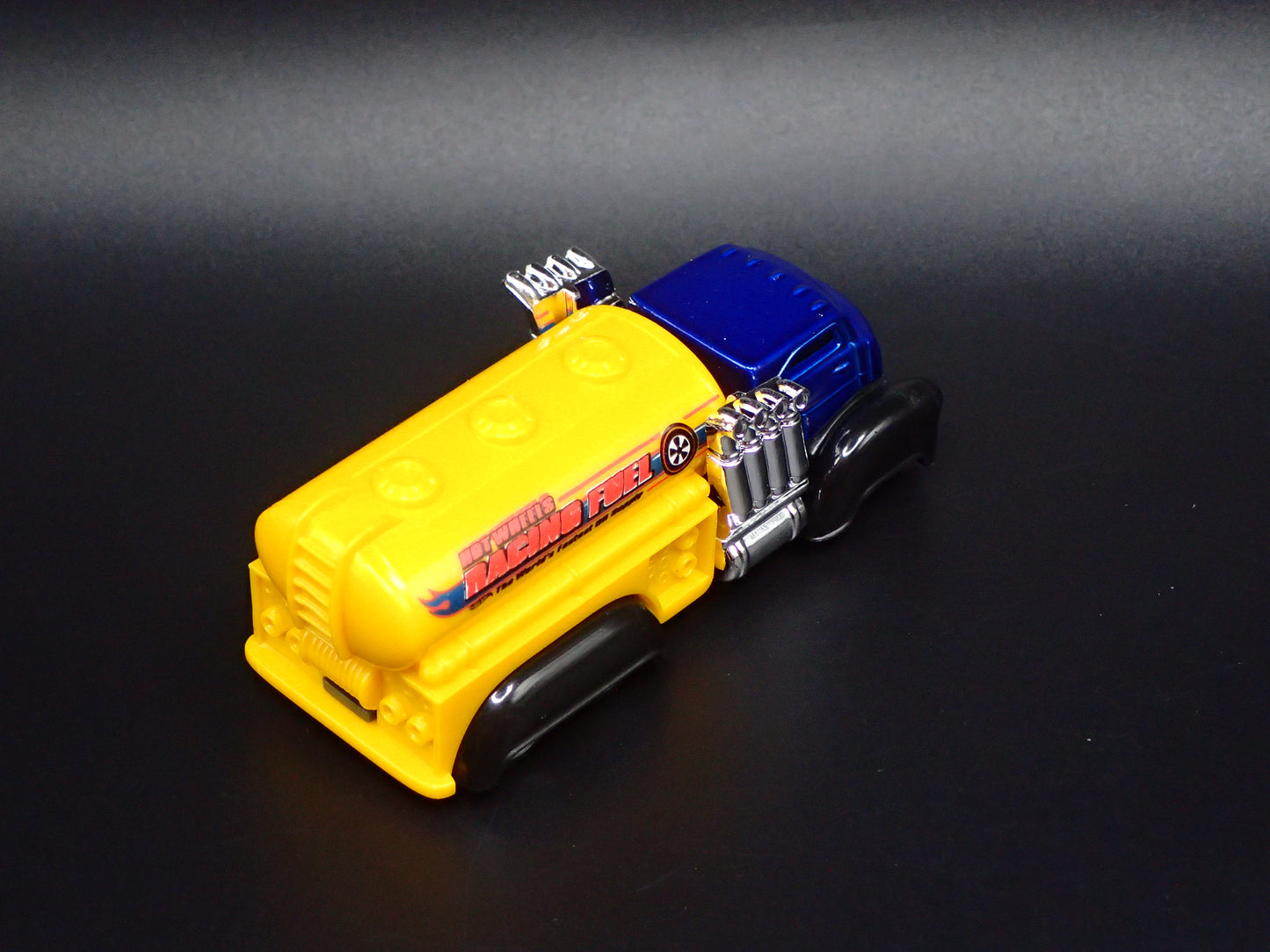 VINTAGE STYLE FUEL TANKER TRUCK 1:64 HW SCALE COLLECTIBLE DIORAMA DIECAST MODEL CAR