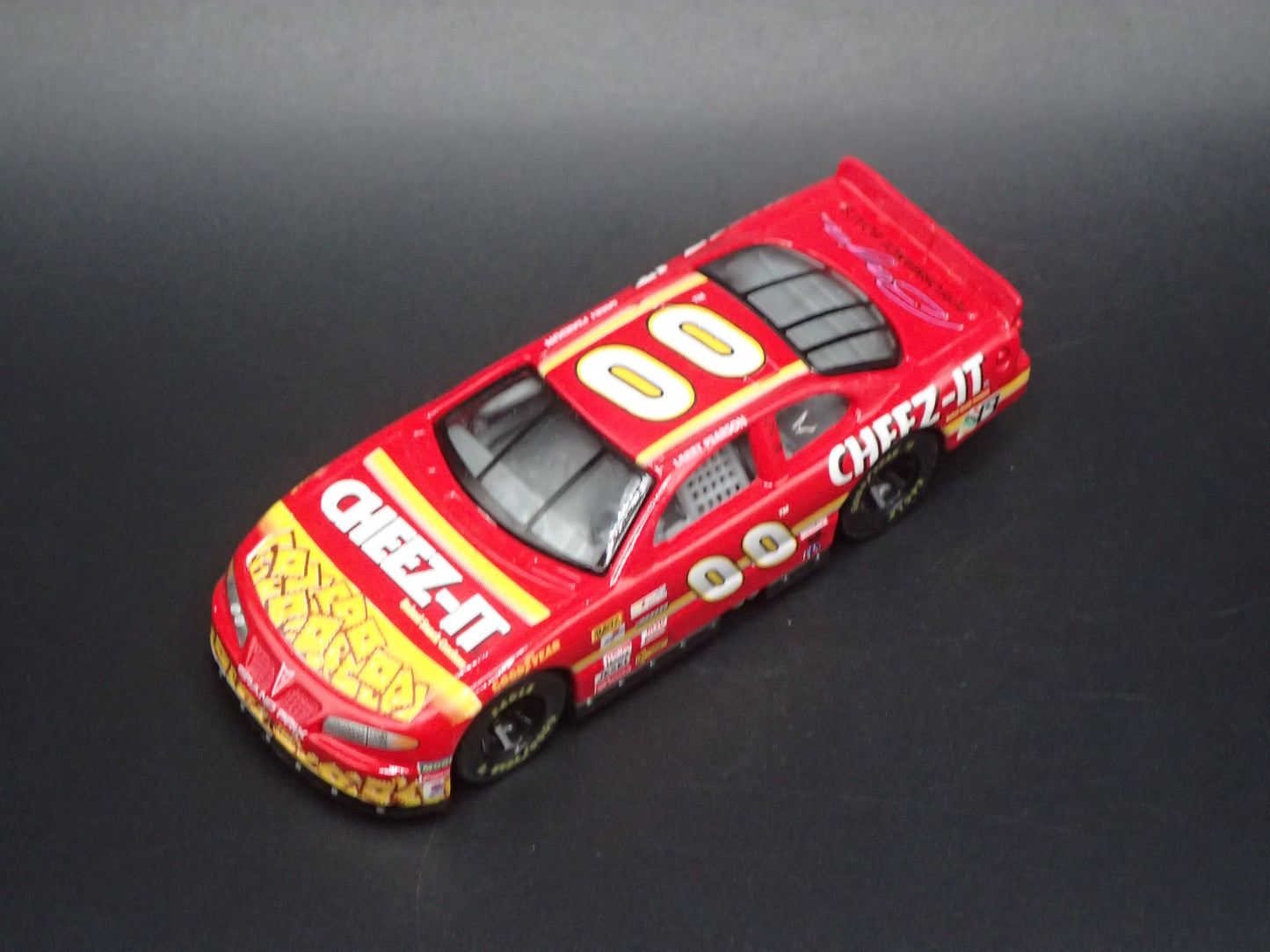 1999 99 PONTIAC GRAND PRIX 00 LARRY PEARSON NASCAR 1:64 DIECAST MODEL CAR