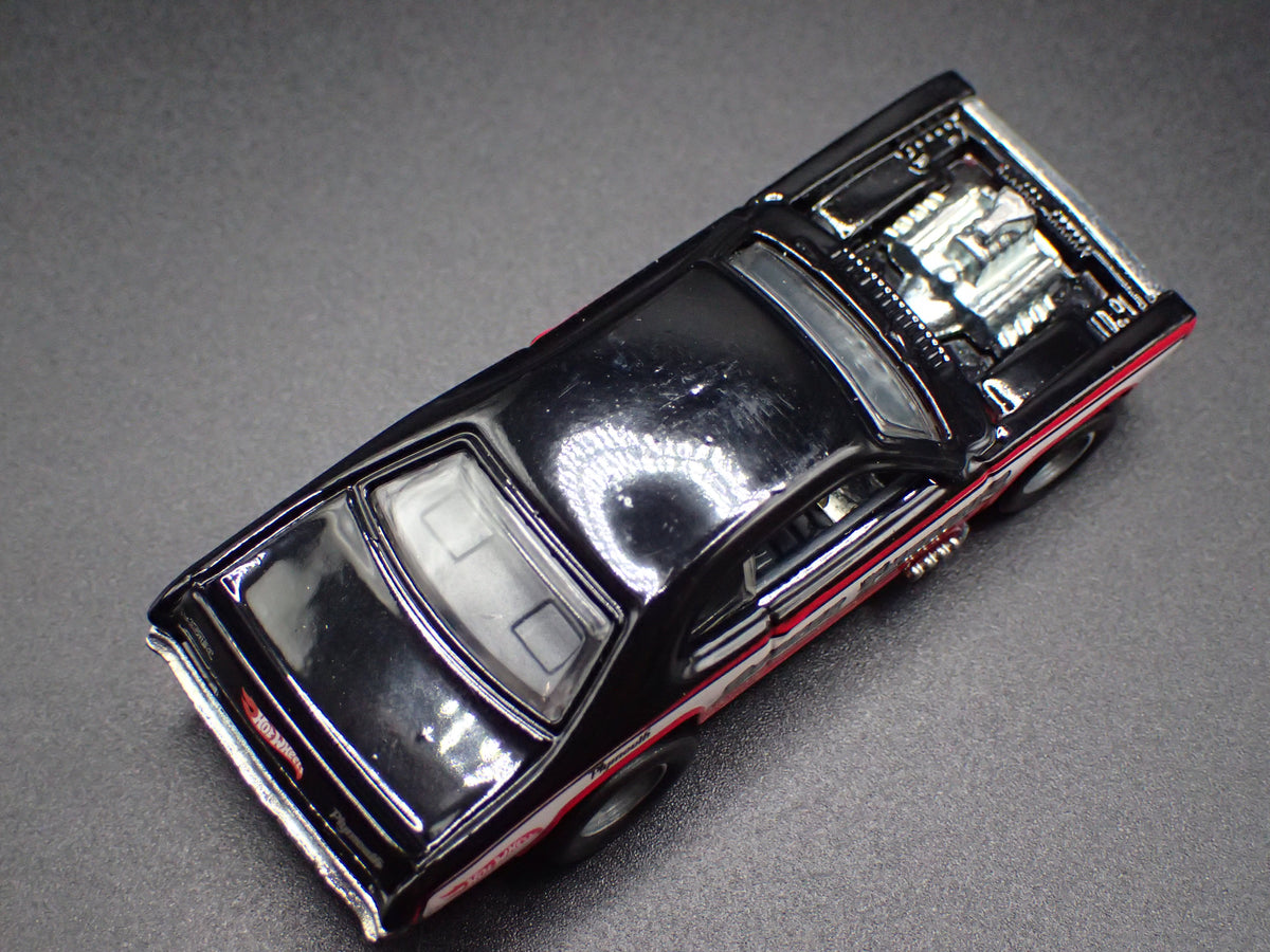 1971 71 PLYMOUTH DUSTER THRUSTER RED 1:64 SCALE DIORAMA DIECAST MODEL CAR