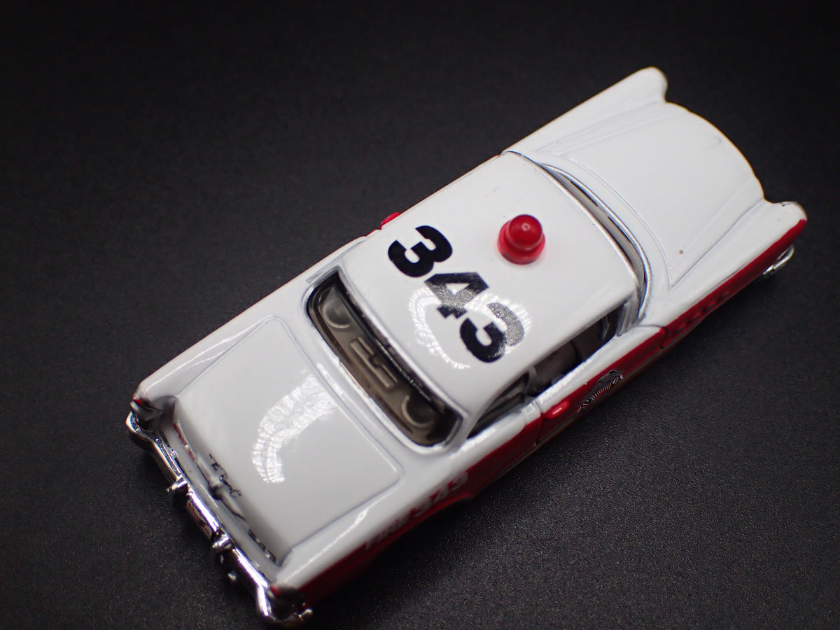1955 55 BUICK CENTURY FIRE DEPARTMENT 1:64 SCALE DIORAMA DIECAST MODEL CAR