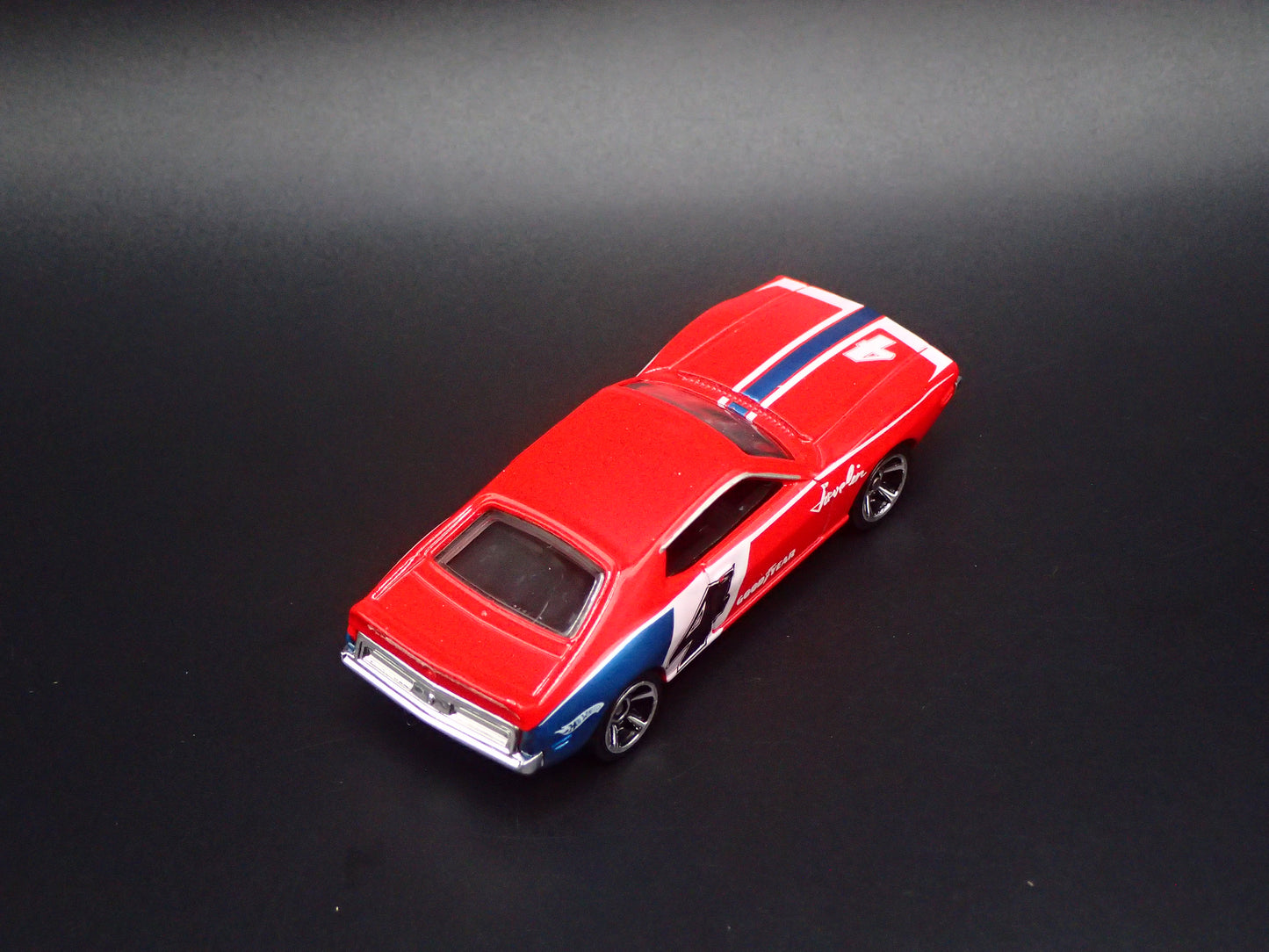1971 71 AMC JAVELIN AMX RED 1:64 SCALE COLLECTIBLE DIORAMA DIECAST MODEL CAR