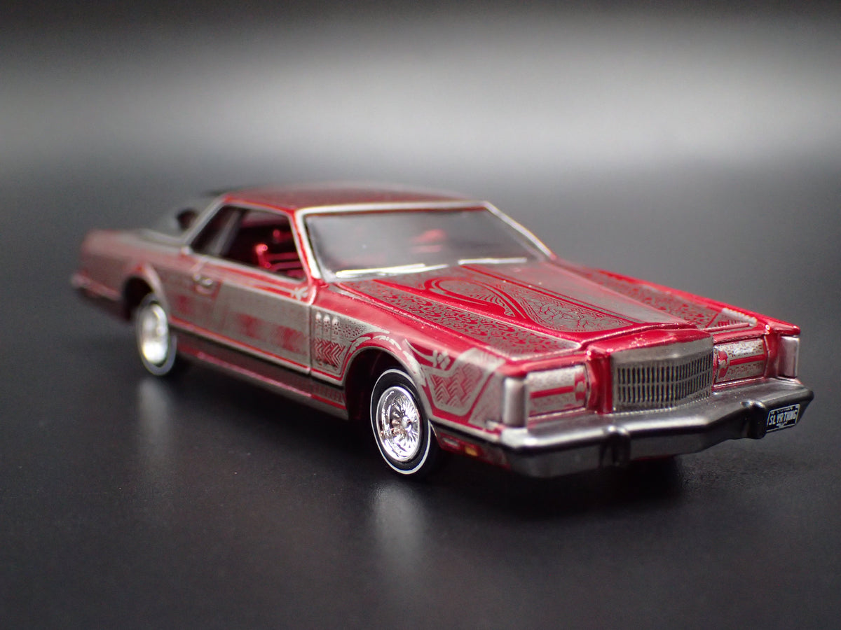 1979 79 LINCOLN CONTINENTAL MARK V LOWRIDER RED CHASE 1:64 SCALE DIECAST MODEL CAR